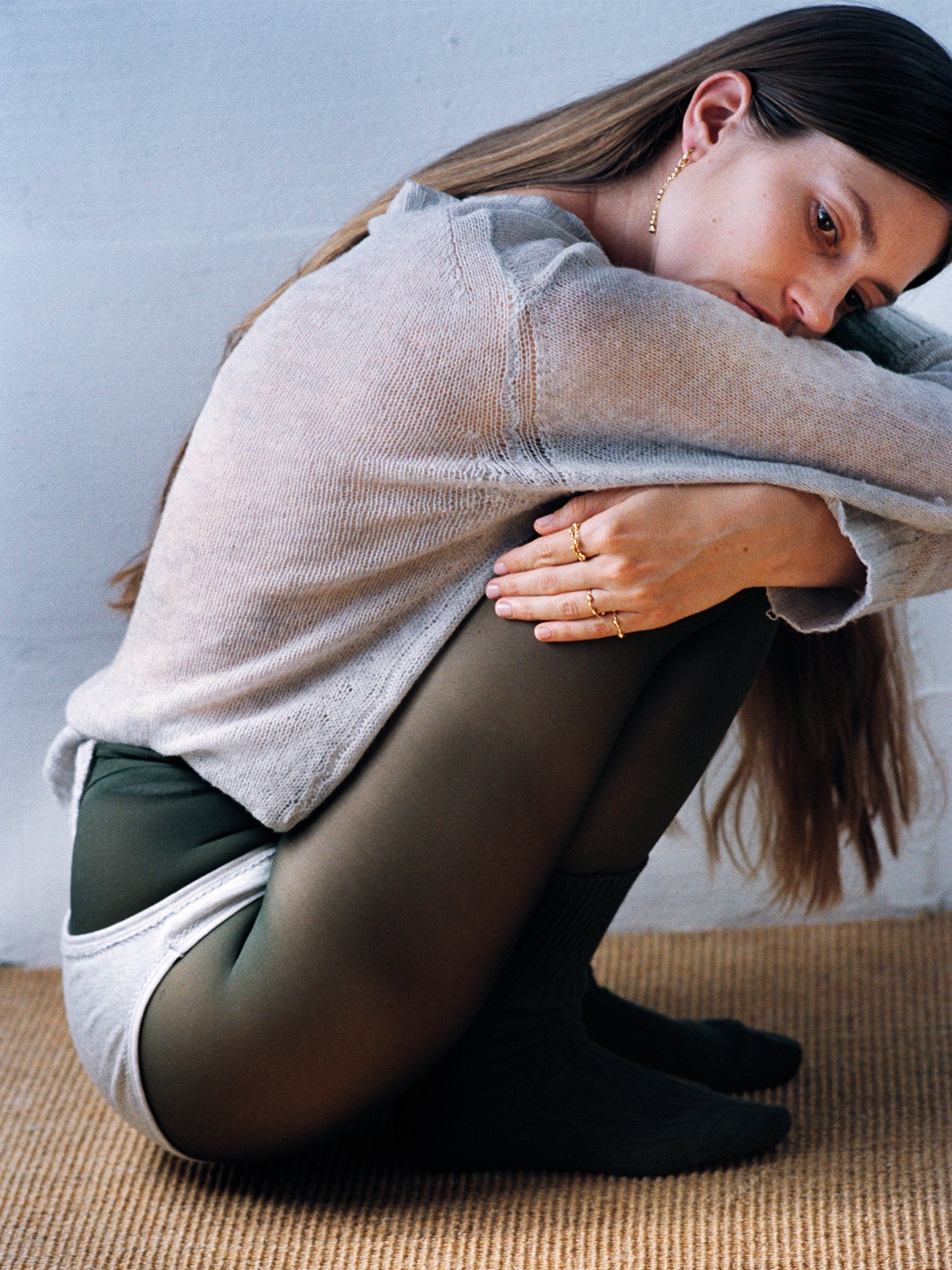 Bague Mobile Mini Osmo Paris en vermeil et pierres fines, bijou minimaliste porté au quotidien