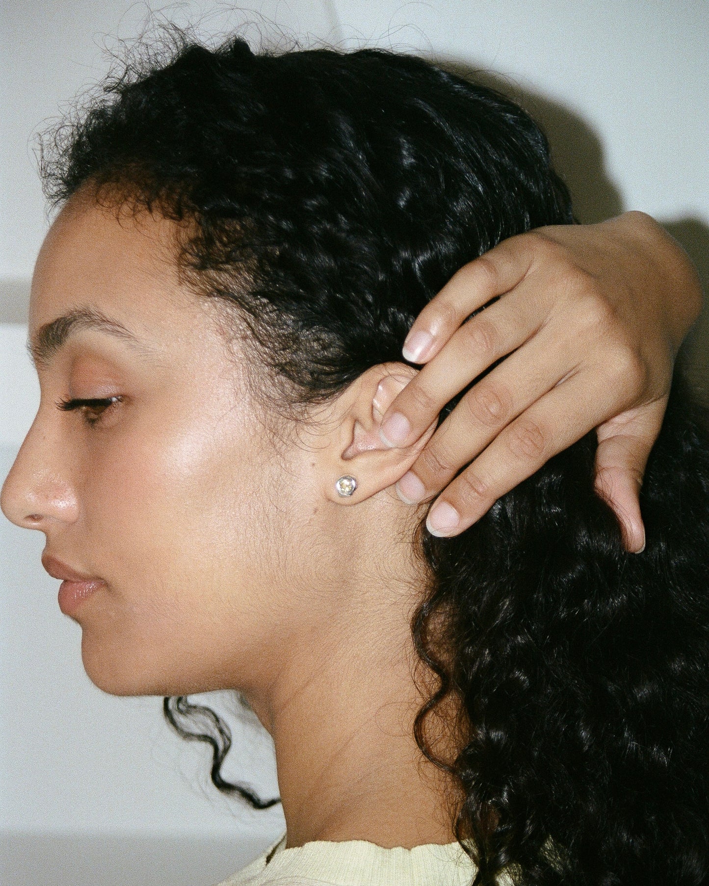 BOUCLE D’OREILLE ÉTREINTE (PUCE) 004