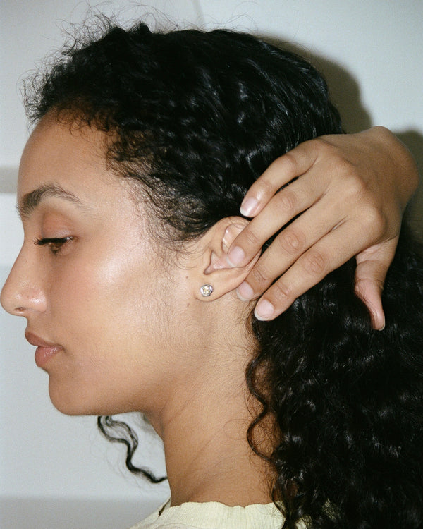 Packshot BOUCLE D’OREILLE ÉTREINTE (PUCE) 004