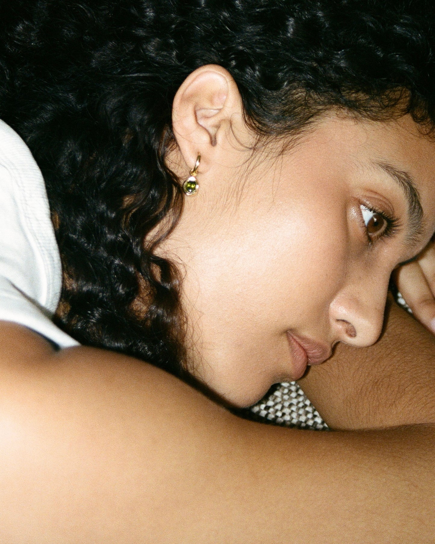 BOUCLE D’OREILLE ÉTREINTE 001